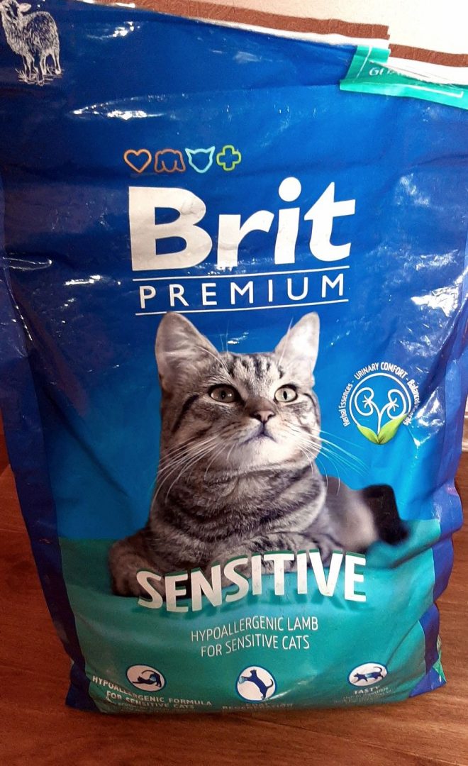 Sensitive корм для кошек. Brit Premium sensitive для кошек. Брит премиум для кошек Сенситив. Брит премиум гипоаллергенный. Brit Hypoallergenic для собак.